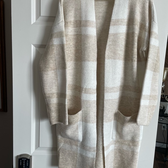 Long cardigan sweater - Picture 3 of 3